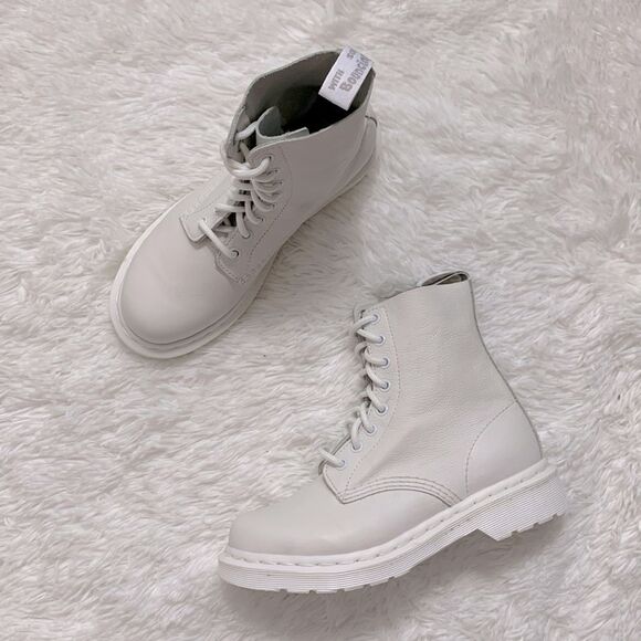 Dr. Martens Women’s 1460 Pascal Mono White Leather Lace Up Combat Boots Sz 6 - Picture 2 of 10